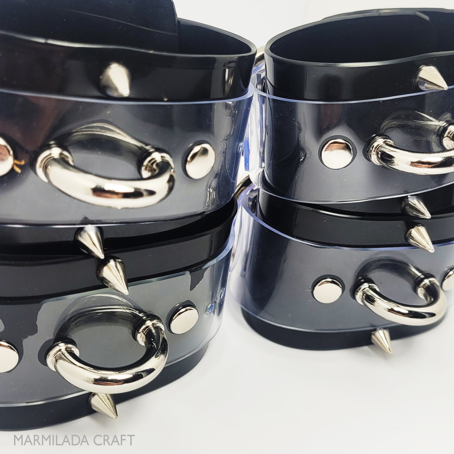 HANDCUFFCS 'LITTLE SPIKES' BLACK THICK  Pair